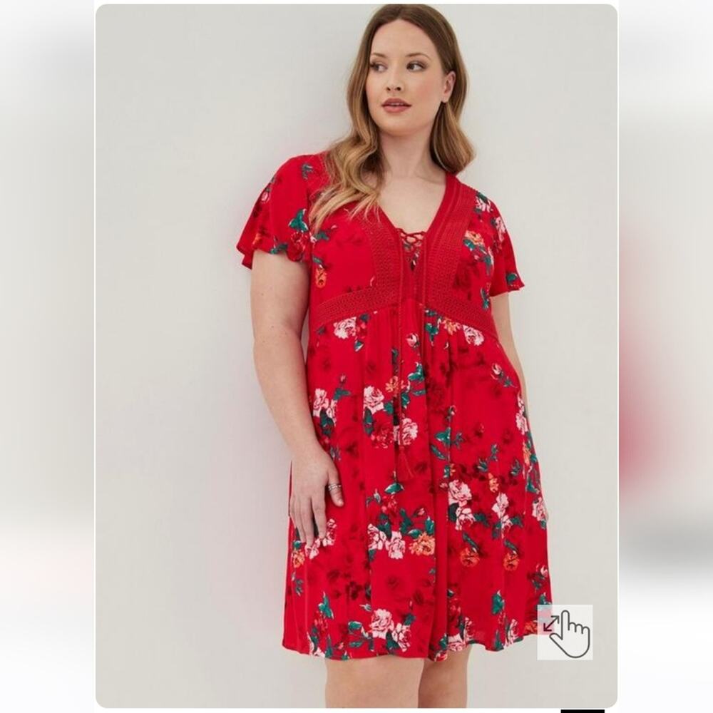Plus-Size Red Floral Lace-Up V-Neck Dress